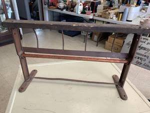 lot 20 image: Antique Paper Cutter