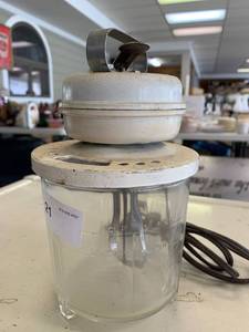 lot 21 image: Antique Electric Butter Churn
