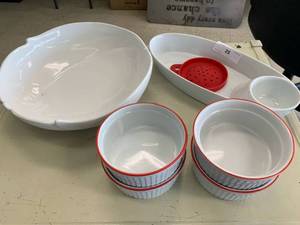lot 25 image: Denmark & World Market Dish Lot