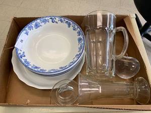 lot 26 image: Misc Dish Box Lot