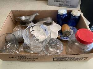 lot 28 image: Misc Kitchen Box Lot