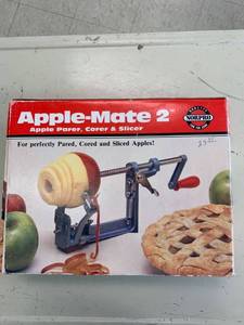 lot 31 image: Norpro Apple-Mate 2