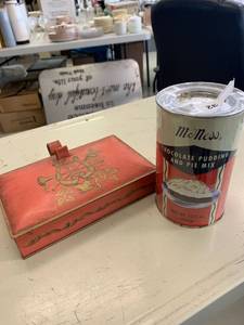 lot 32 image: Antique Metal Trumpet Box & McNess Pudding & Pie Mix