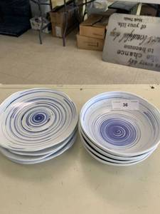 lot 36 image: WhiteBlue Ceramic Dish Set