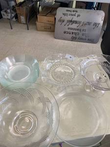 lot 38 image: Misc Dish Lot