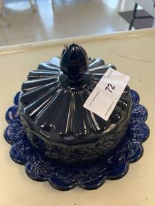 lot 72 image: Vintage Carnival Glass Butter Dish