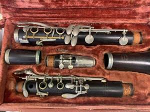 lot 46 image: Evette Clarinet & Leather Case