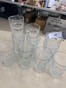 lot 41 image: Unmarked Clear Glass Cups
