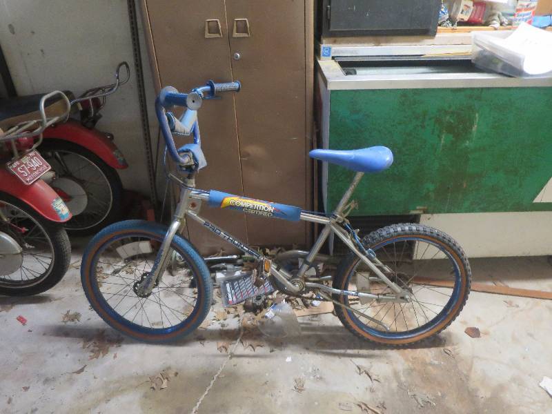 Retro Huffy Pro Thunder Dirt Bike South KC Estate Liquidation 2 by Fleetsale EquipBid