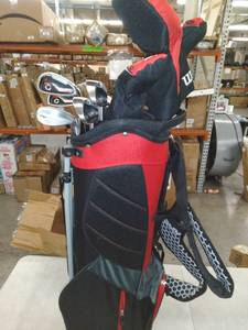 lot 8753 image: Wilson golf bag with clubs