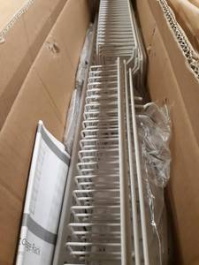 lot 9592 image: White Metal Over The Door Storage Rack