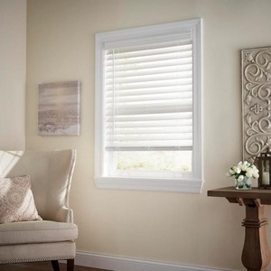 lot 22466 image: White Faux Wood Cordless Blinds