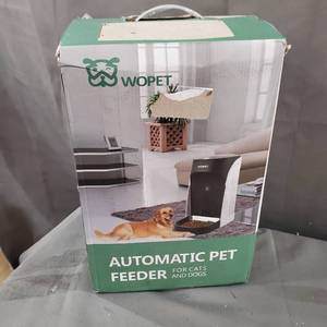 lot 1383 image: AUTOMATIC CAT FEEDER FOR CATS AND DOGS