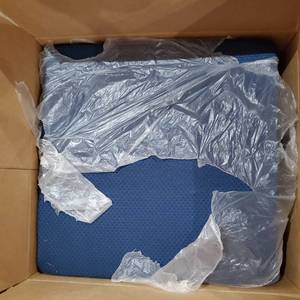 lot 1390 image: BLUE CUSHIONS