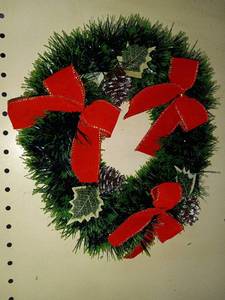 lot 1672 image: Holiday Wreath