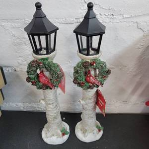 lot 1734 image: Lamppost Decor