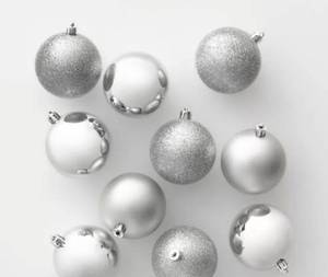lot 1776 image: Mini Silver Ball Ornaments