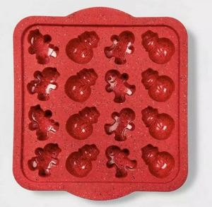 lot 1773 image: Silicone Mini Muffin Pan