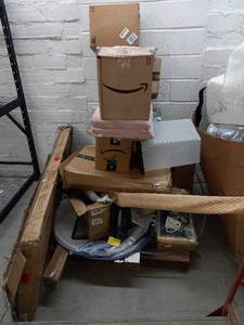 lot 2021 image: Large Miscellaneous Pallet