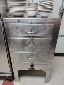 lot 968 image: Commercial Bun Warmer 1100 DC Volts  800 Watts No 570X