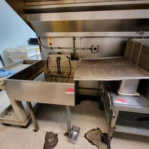 lot 973 image: 24 x 24&nbsp Electric Donut Fryer with Drain Board