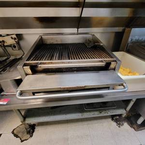 lot 974 image: 27 Magic Kitchen Gas Charbroiler W Stainless Steel Grates