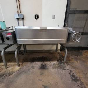 lot 33580 image: Groen 40 QT Tilt Skillet&nbsp
