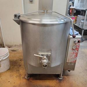 lot 33582 image: Volcan 40 Gallon Steam Kettle w 2 Draw