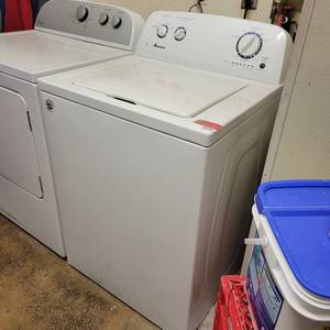 lot 33595 image: Amana High Efficiency Washing Machine