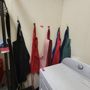 lot 33598 image: (15) Assorted Aprons