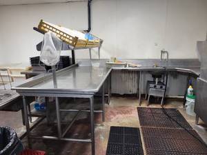 lot 33613 image: Stainless Steel Dirty Dish Pre-Spray Dish Station&nbsp