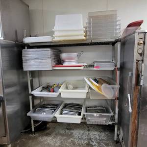 lot 33624 image: 4 Tier Plastic Metro Rack