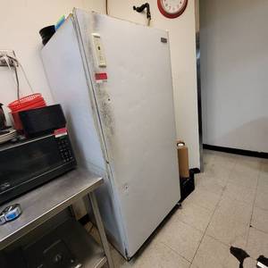 lot 33626 image: Fridgaire Upright Freezer