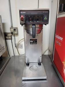 lot 33636 image: Commercial Bunn CW Series Coffee Maker