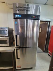 lot 33644 image: M3 Turbo Air Refrigerator-Model M3R24-2  115V