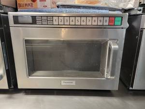 lot 33647 image: Panasonic NE-21523 Microwave