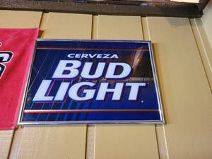 lot 33662 image: Cerveza Bud Light Mirror&nbsp