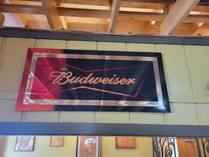 lot 33668 image: Budweiser 2 Tone Mirror Bar Decor