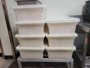 lot 59001 image: Food Storage Boxes