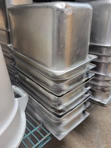 lot 33590 image: 13 Pans Deep Hotwell Pans Appox 50