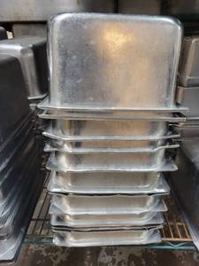 lot 33591 image: 12 Hotwell Deep Pans Approx 30
