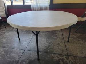 lot 35466 image: Lifetime 60 Round Collapsable Table