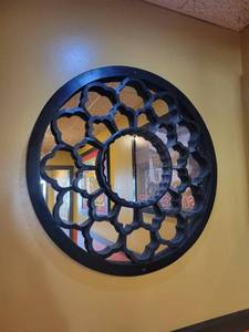 lot 35498 image: Round Home Decor Mirror