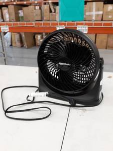 lot 1034 image: AmazonBasics 3 Speed Fan