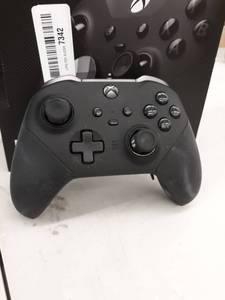 lot 1056 image: Xbox Elite Series 2 Controller