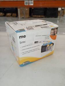 lot 1062 image: Medela Breastmilk Cooler Set