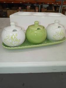 lot 1220 image: Set of 3 Lime Green and White Small Pots with Serving Spoons, and Tray