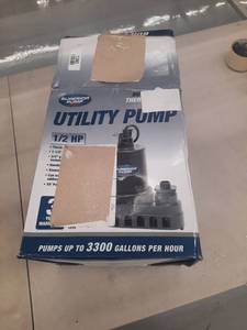 lot 1380 image: Superior Pump Submersible Utility Pump 12 HP