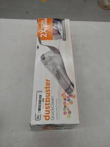 lot 1486 image: Black& Decker HNVC215B10 Dustbuster Hand Vacuum (White) USED