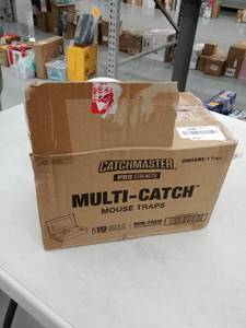 lot 1543 image: Catch Master mouse Traps, set of 3